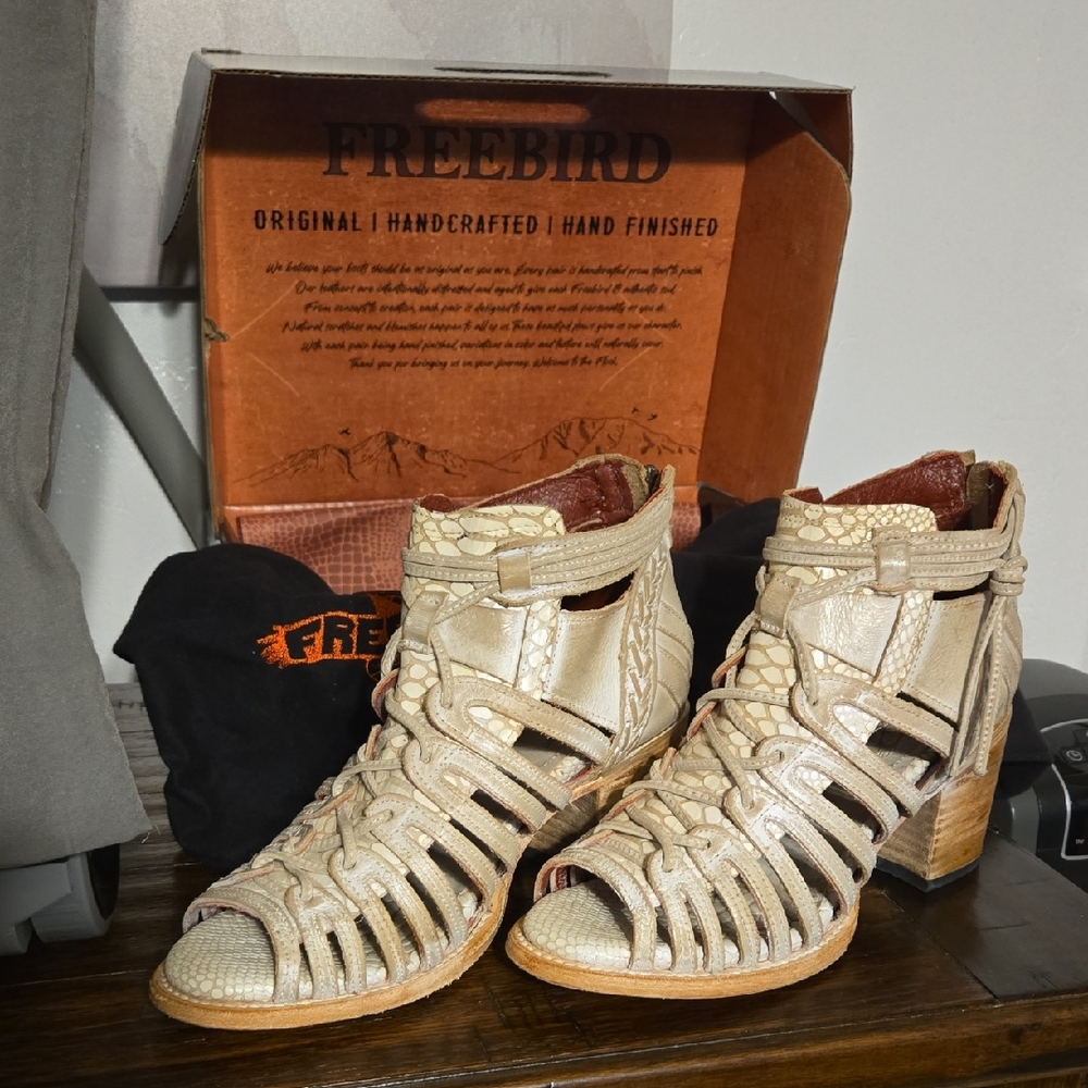 Freebird Womens Wazee Beige Boots